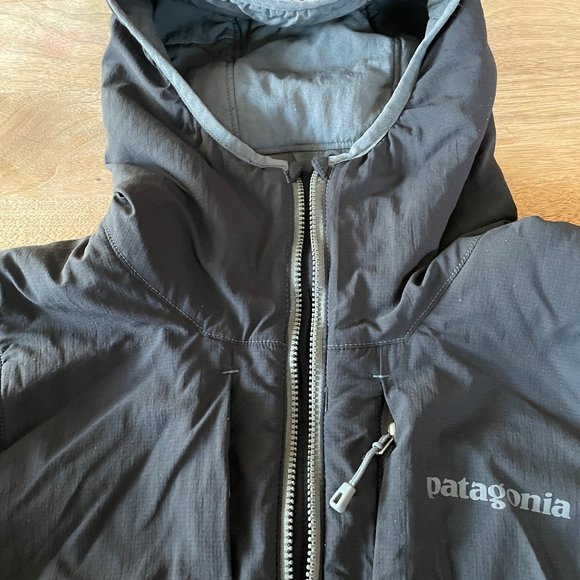 Patagonia Women's Black insulated Nano-Air hoodie size small - Picture 6 of 16